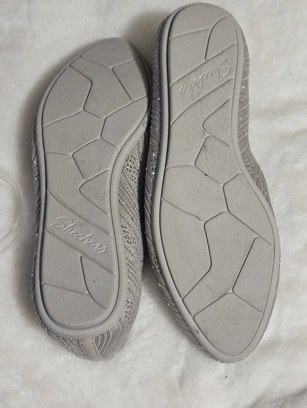 Skechers Taupe /Silver Glitter Knit Slip-On Flats Size 8 EUC